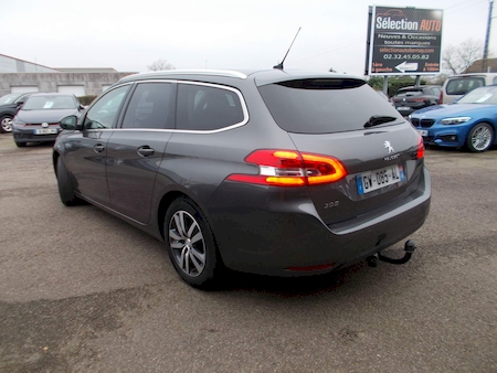 PEUGEOT 308 II SW 1.5 BLUEHDI 130 TECH EDITION EAT8